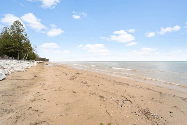 5666 Cedar Beach LANE, Belgium, WI 53004