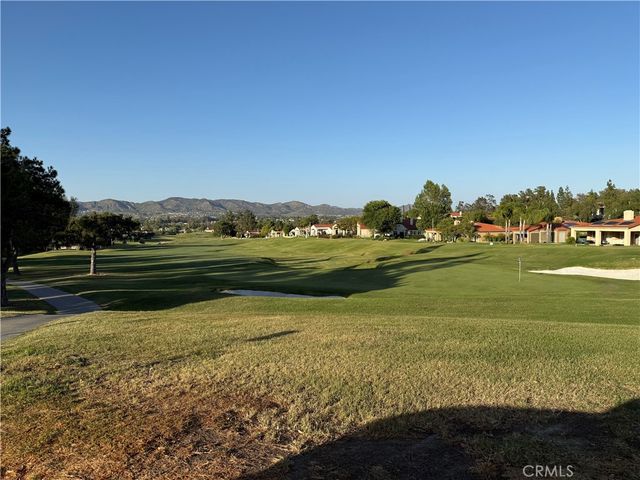 38220 Oaktree Loop, Murrieta, CA 92562