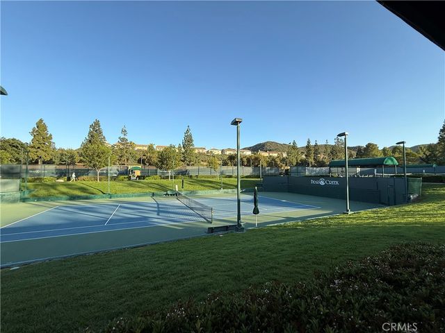 38220 Oaktree Loop, Murrieta, CA 92562