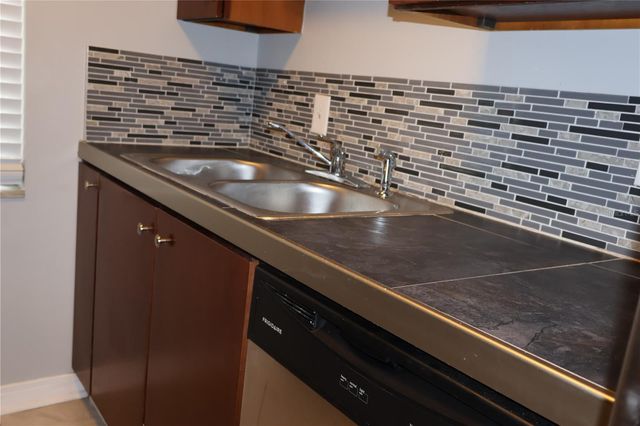 7609 ABBEY LANE B, Tampa, FL 33617