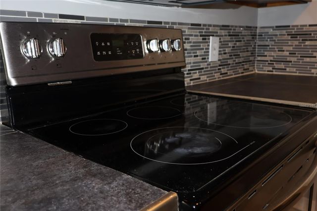 7609 ABBEY LANE B, Tampa, FL 33617