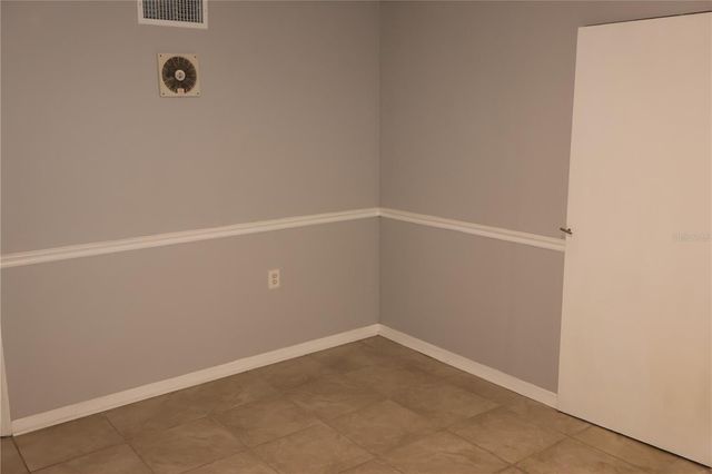 7609 ABBEY LANE B, Tampa, FL 33617