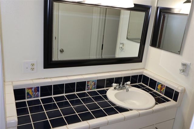 7609 ABBEY LANE B, Tampa, FL 33617