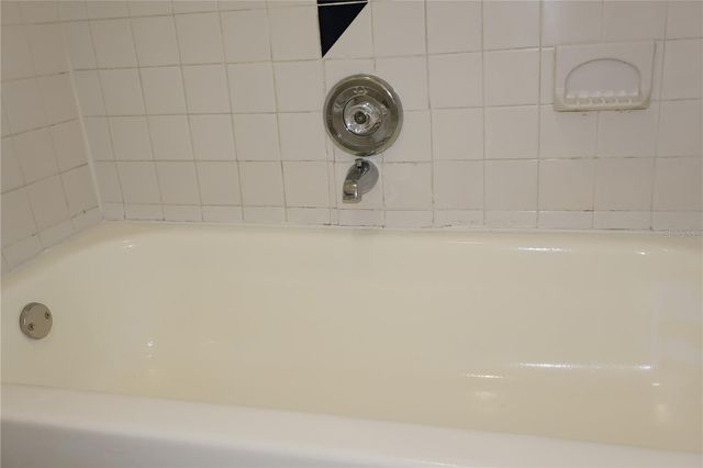 7609 ABBEY LANE B, Tampa, FL 33617