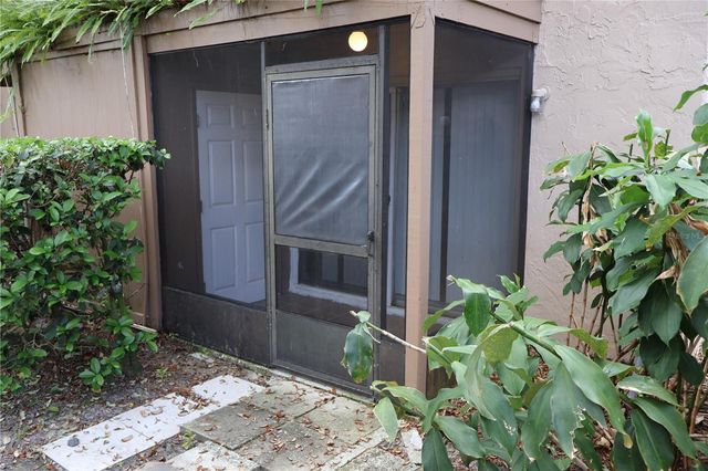 7609 ABBEY LANE B, Tampa, FL 33617