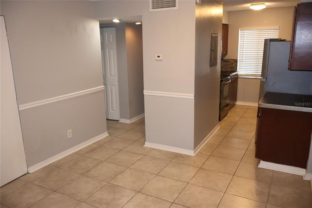 7609 ABBEY LANE B, Tampa, FL 33617