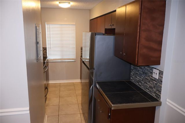 7609 ABBEY LANE B, Tampa, FL 33617