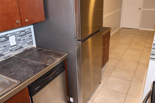 7609 ABBEY LANE B, Tampa, FL 33617