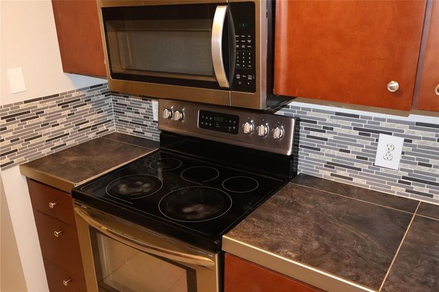 7609 ABBEY LANE B, Tampa, FL 33617