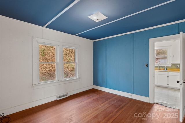 10 Sixth Street, Asheville, NC 28804