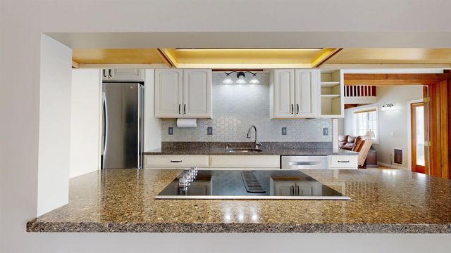 11 Lamore Road, Essex, VT 05452