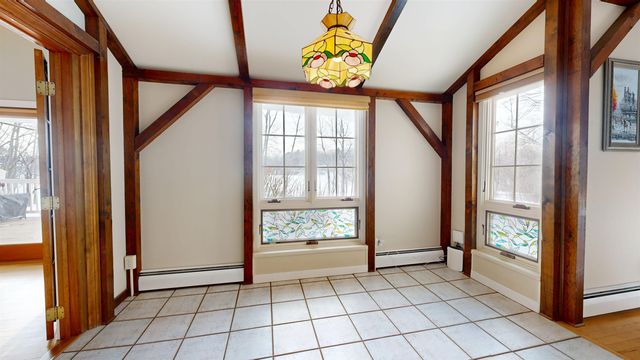 11 Lamore Road, Essex, VT 05452