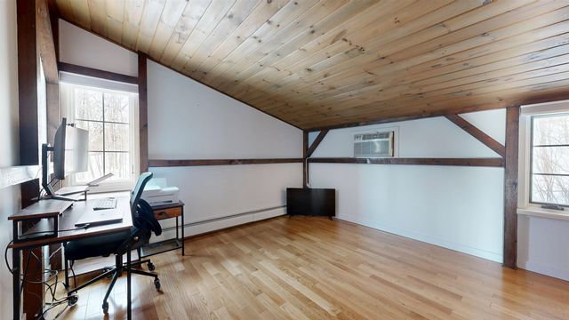 11 Lamore Road, Essex, VT 05452