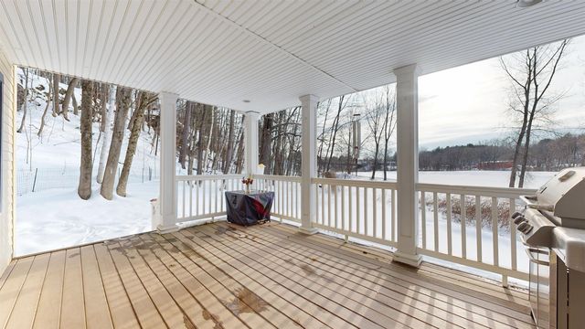 11 Lamore Road, Essex, VT 05452