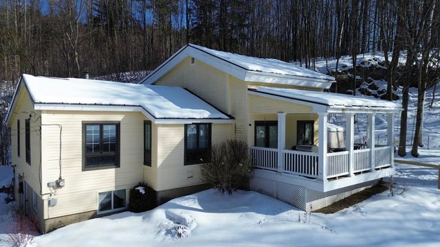 11 Lamore Road, Essex, VT 05452