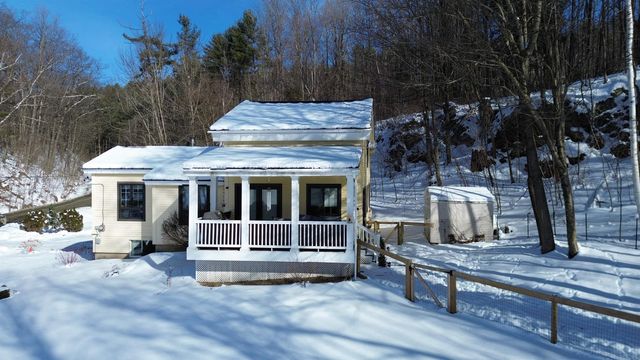 11 Lamore Road, Essex, VT 05452