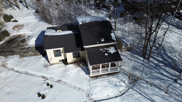 11 Lamore Road, Essex, VT 05452