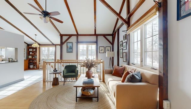 11 Lamore Road, Essex, VT 05452