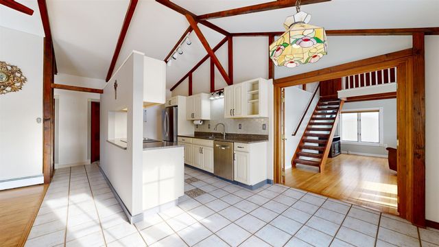 11 Lamore Road, Essex, VT 05452