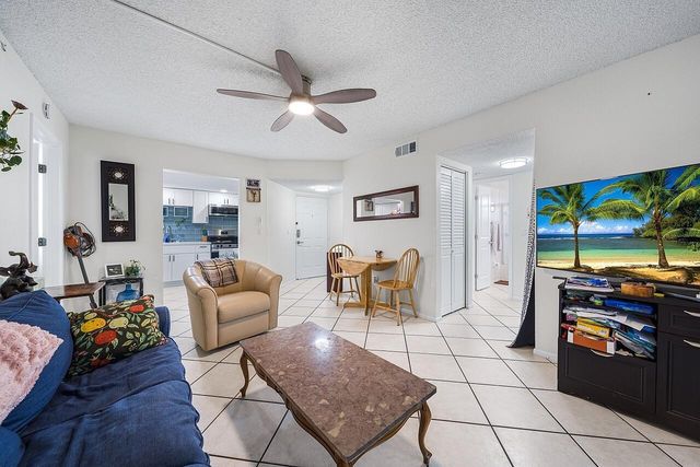 1507 SE Royal Green Circle 102, Port St. Lucie, FL 34952