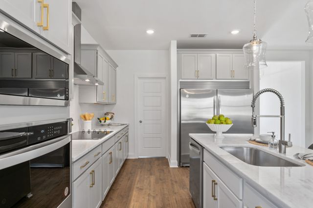 1029 Riverview Run, Madison, TN 37115