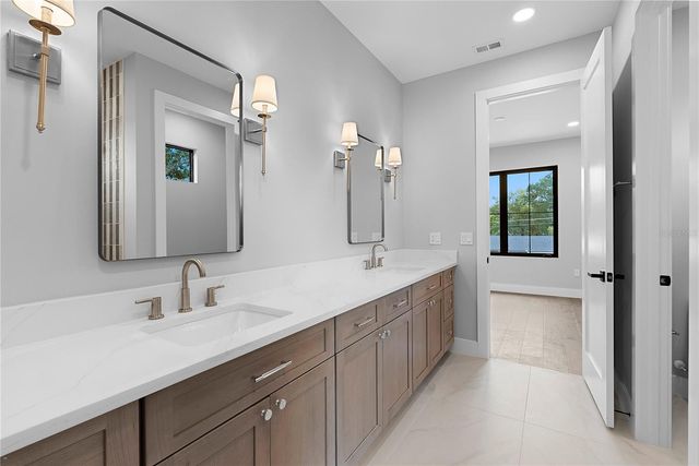 1000 N FOREST AVENUE, Orlando, FL 32803