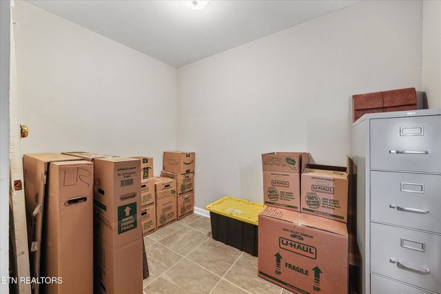 102 Sanford Lane, Oak Ridge, TN 37830