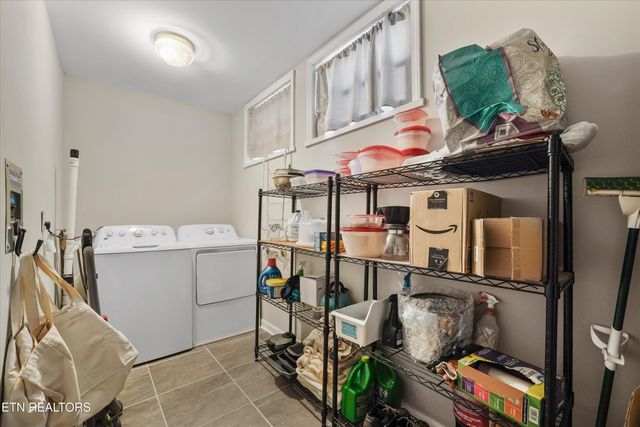 102 Sanford Lane, Oak Ridge, TN 37830