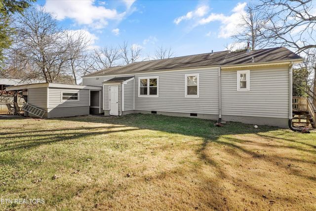 102 Sanford Lane, Oak Ridge, TN 37830