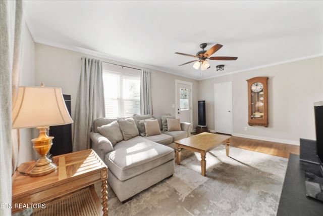 102 Sanford Lane, Oak Ridge, TN 37830