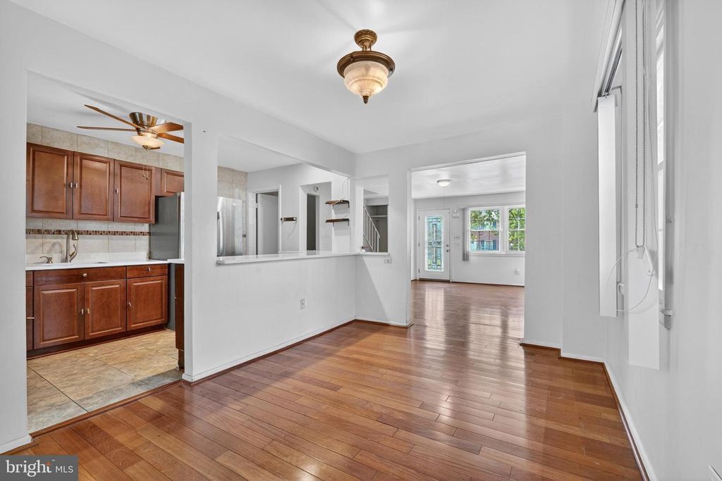Image 8 of property listing at 1149 PELHAM WOOD, Parkville, MD 21234