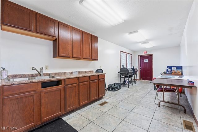 1225 Gross Avenue NE, Canton, OH 44705