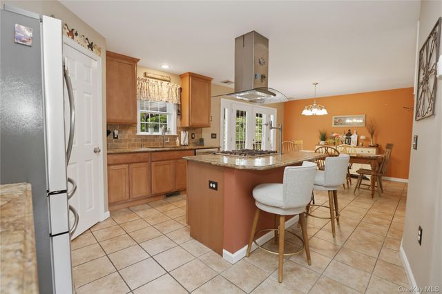34 Palmer Circle, Poughquag, NY 12570