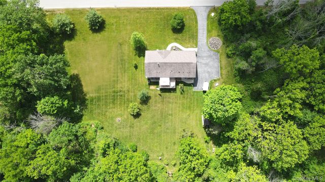 34 Palmer Circle, Poughquag, NY 12570