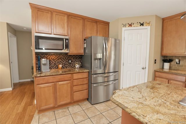 34 Palmer Circle, Poughquag, NY 12570