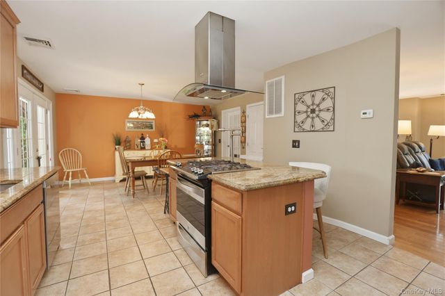 34 Palmer Circle, Poughquag, NY 12570