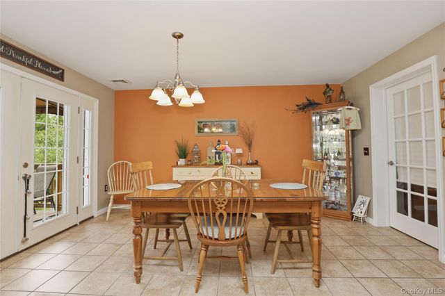 34 Palmer Circle, Poughquag, NY 12570