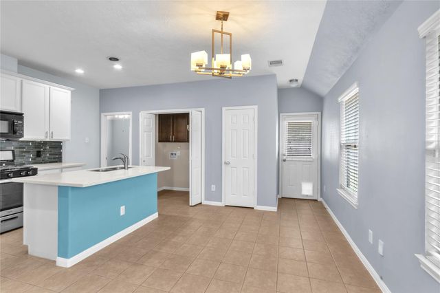 10939 Clearsable Lane, Houston, TX 77034
