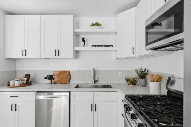 2835 Deerpark Dr., San Diego, CA 92110