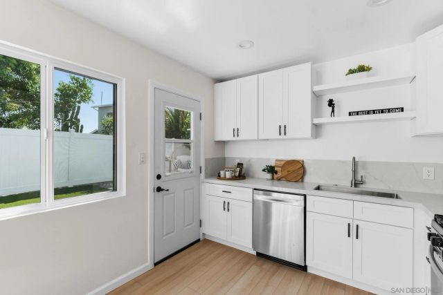 2835 Deerpark Dr., San Diego, CA 92110