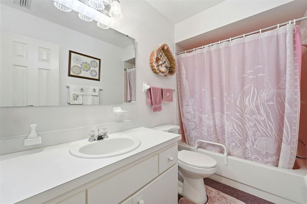 Image 17 of property listing at 10780 SE 174TH PLACE, Summerfield, FL 34491