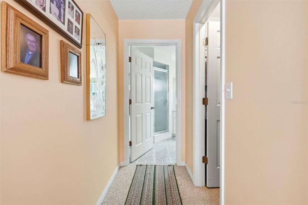 Image 20 of property listing at 10780 SE 174TH PLACE, Summerfield, FL 34491