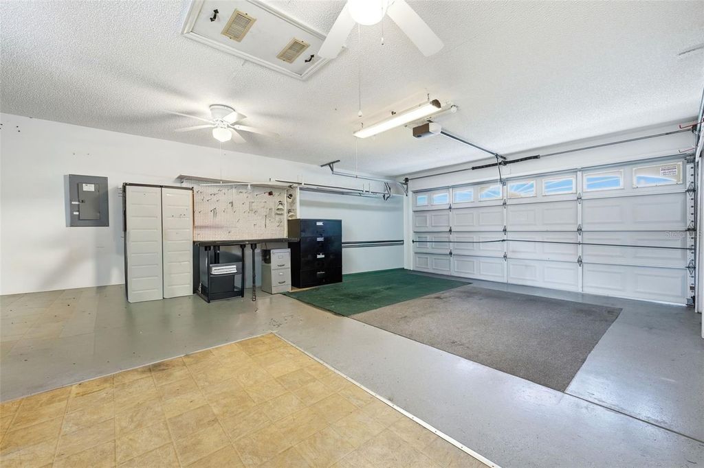 Image 26 of property listing at 10780 SE 174TH PLACE, Summerfield, FL 34491