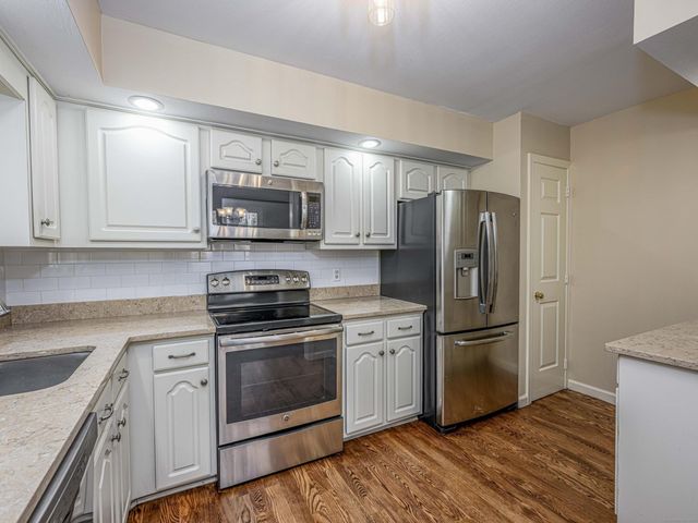 3 Essex Lane 3, Madison, CT 06443