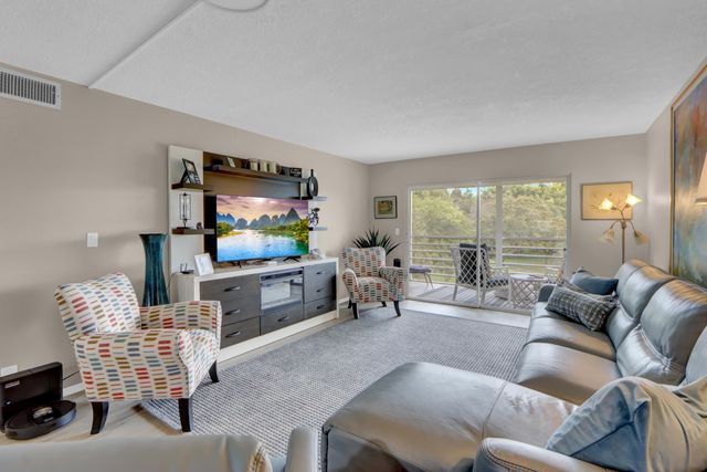 2504 Antigua Terrace B3, Coconut Creek, FL 33066