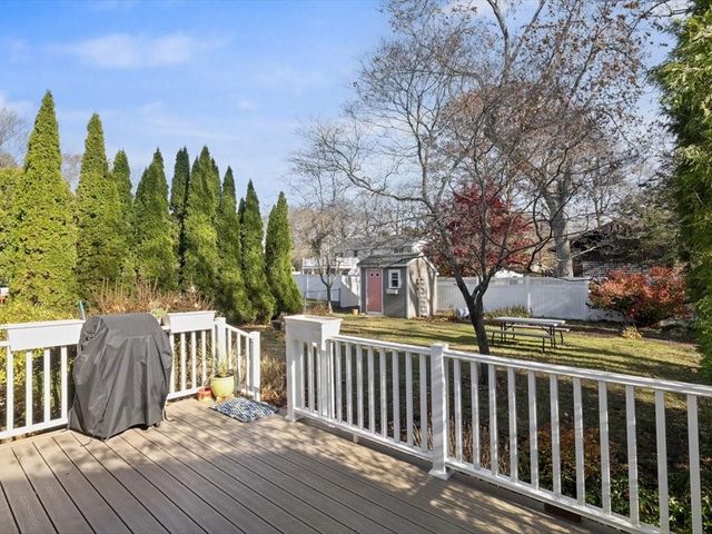 59 Spice Bush Trail, Narragansett, RI 02882