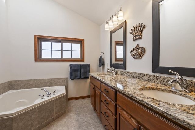 W318S3638 Perkins ROAD, Waukesha, WI 53189