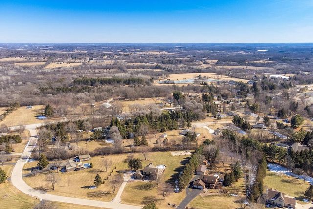 W318S3638 Perkins ROAD, Waukesha, WI 53189