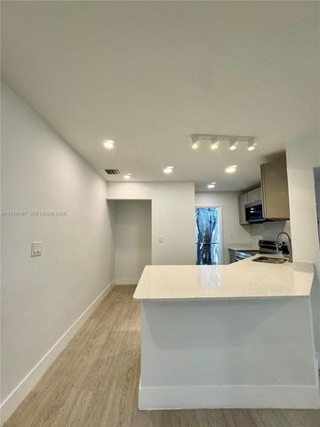 111 NW 7th Avenue, Dania Beach, FL 33004