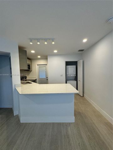 111 NW 7th Avenue, Dania Beach, FL 33004